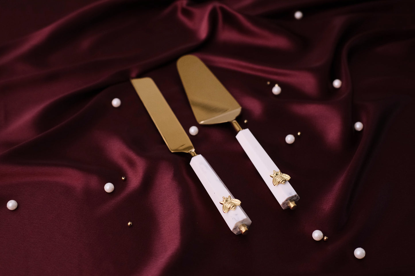 Cream and Gold QueenBee Cake Set