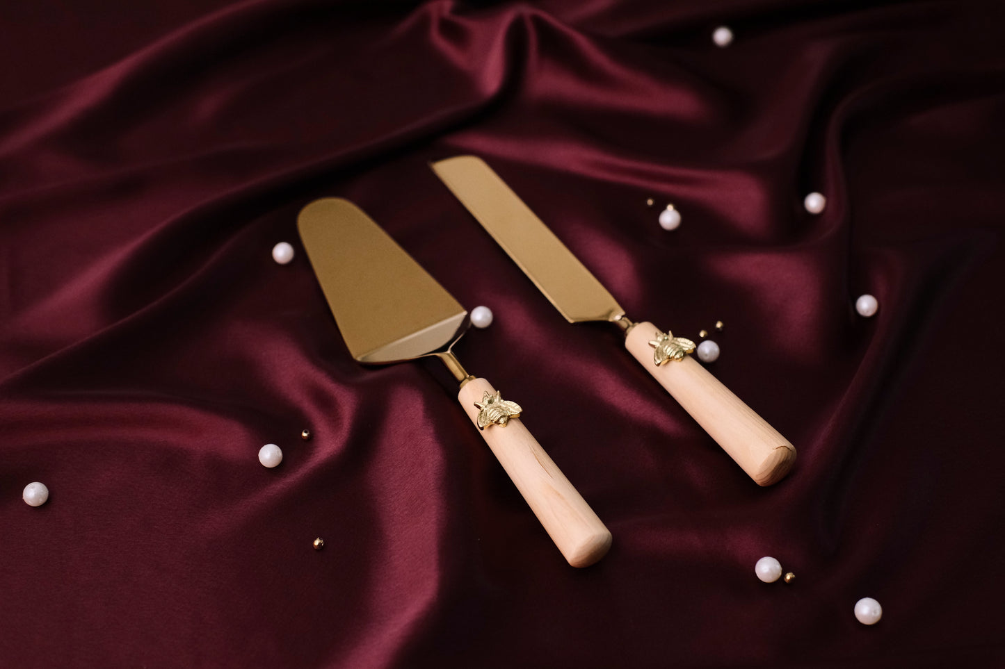 Beechwood QueenBee Cake Set