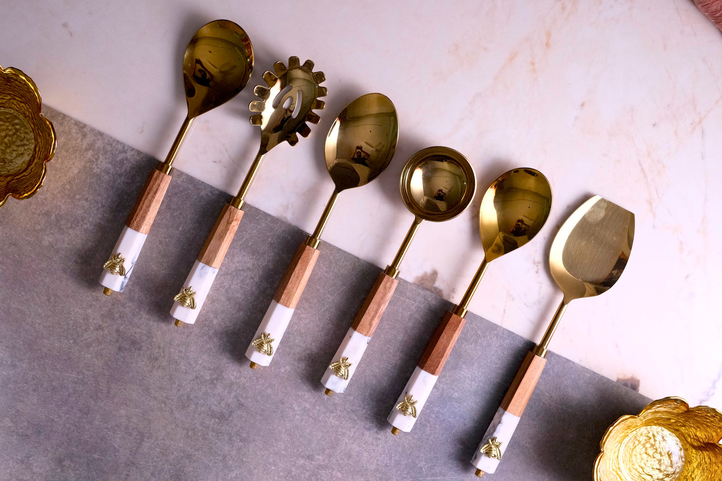 Cream and Wood QueenBee Serving Set